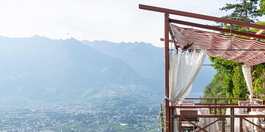 Castel Fragsburg - the five-star hotel in South Tyrol