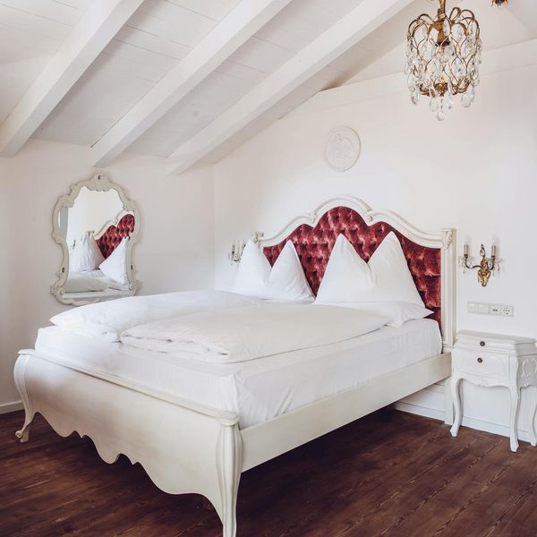 Sleep like royalty in one of our 20 unique suites. #castelfragsburg #suiteroyale...