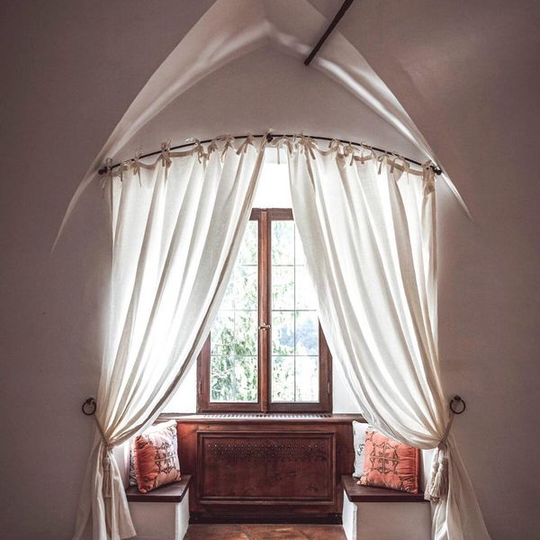 Only hotel guests can visit our own medieval castle 🏰 nearby, they can follow in the footsteps...