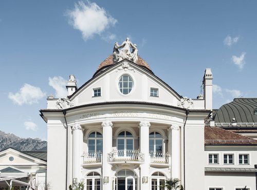 Urlaub in Meran, über den Dächern der Stadt: Fragsburg